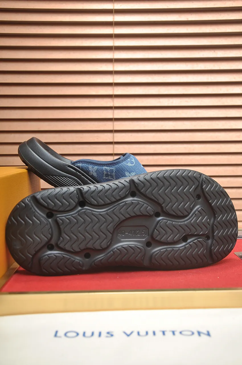 Men's men's shoes 💰340💶 [Louis Vuitton LV slippers] (high-end cowhide) counter 1:1 fashion style, a must-have for summer! The designer used LV’s iconic outsole. The original simple slippers instantly become fashionable! The upper is made of flexible special cowhide leather straps alternately, and the workmanship is exquisite! A must-have for stylish men in summer, size 38-45 (45 customized)